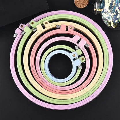 Embroidery Hoop Set - Round Wooden & Plastic Frames for DIY Cross Stitch & Needle Crafts - Sewing Tool