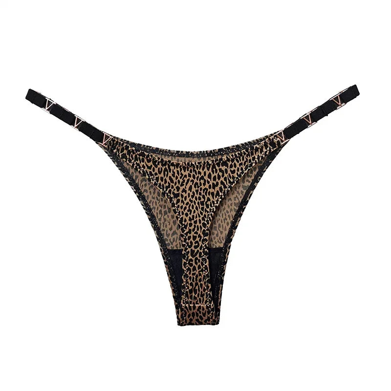 Women’s Sexy V-Shaped Panties – Low Waist Sports Briefs with Metal Decoration Lingerie
