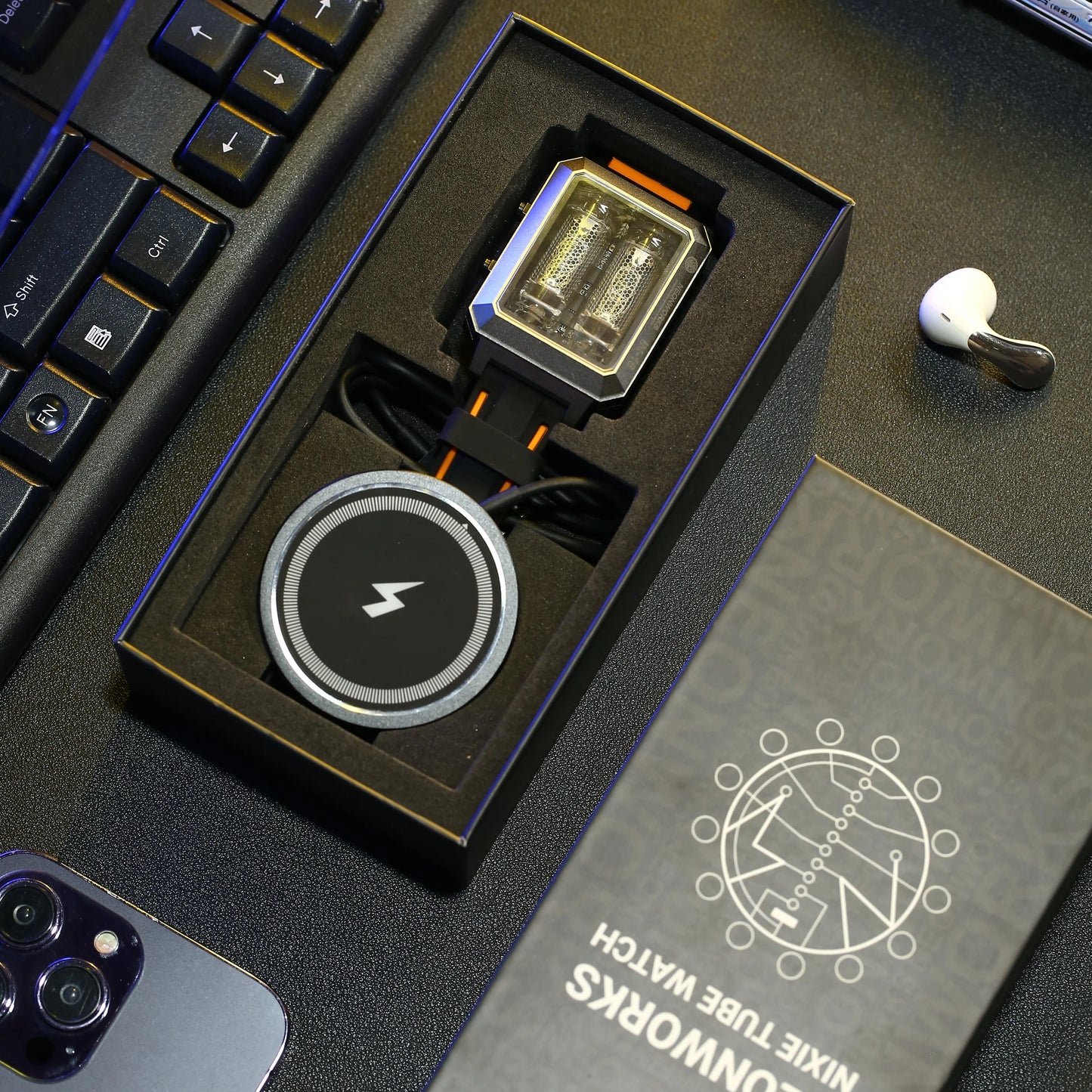 CYBERPUNK IN-16 Nixie Tube Watch – Hour & Minute Display with Wireless Charging