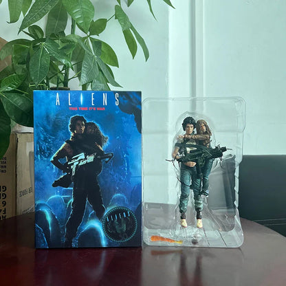 NECA Alien 2 LT Ellen Ripley & Newt Figure – Giger Xenomorph Facehugger Collectible Action Model Toy, Perfect Gift