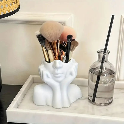 Face-Shaped Makeup Brush Holder – Portable Beauty Storage Box for Women, Lightweight Cosmetic Organizer