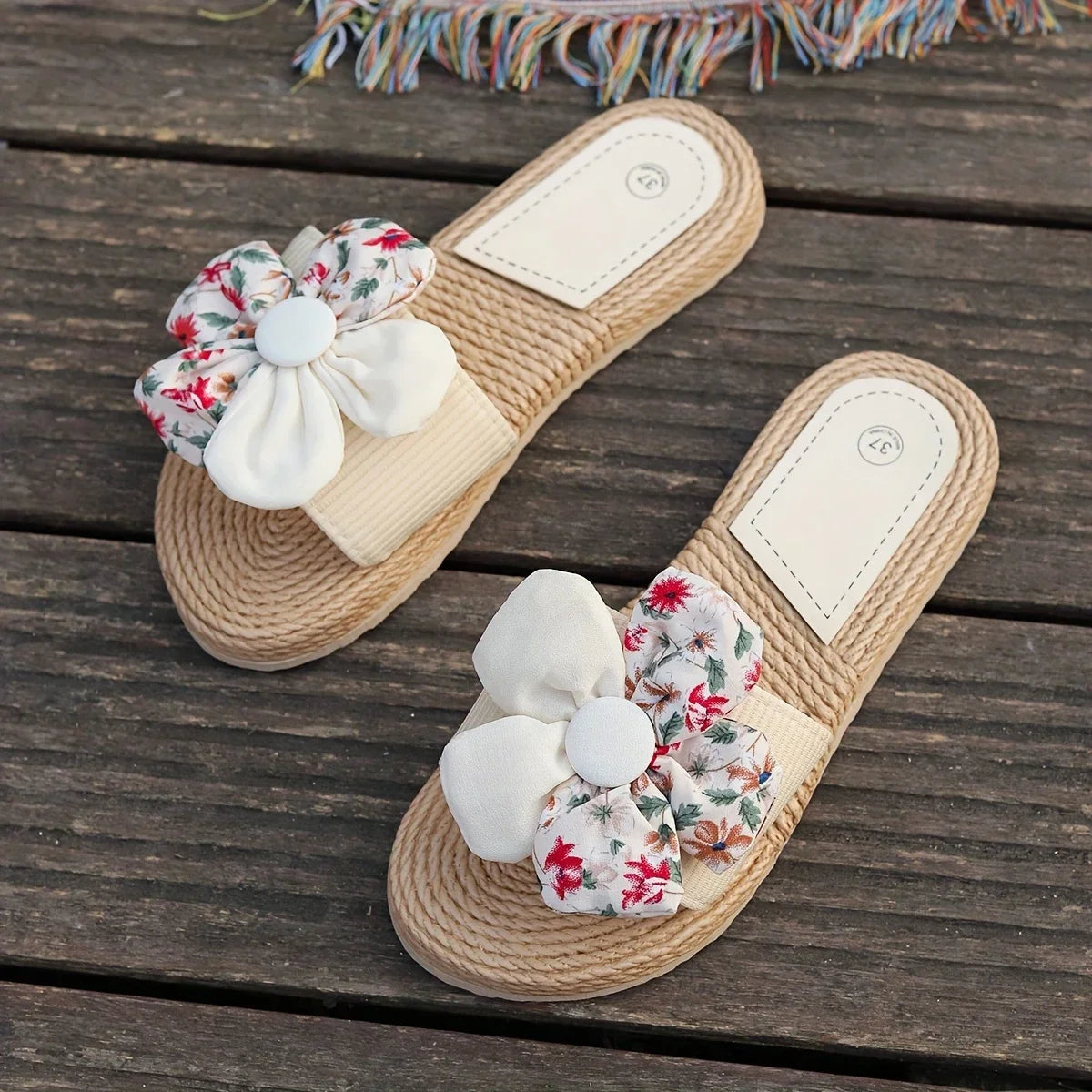 Women’s Flower Decor Flat Flip Flops – Casual Open Toe Comfort Slides, Summer Beach Slippers Shoes