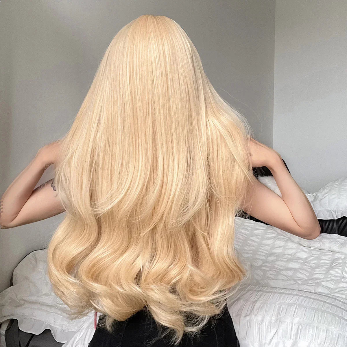 Long Blonde Wavy Synthetic Wig with Bangs – Lolita Cosplay & Halloween Heat-Resistant Wig for Women