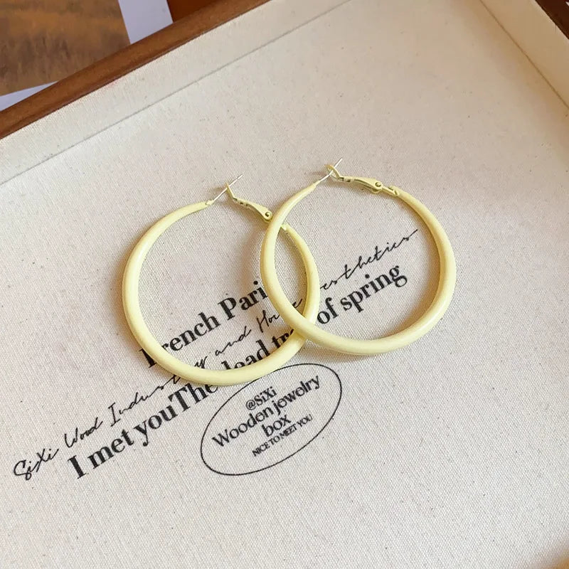 Women’s Dopamine Candy Hoop Earrings – Large Round Hollow Solid Color Ear Buckles, Versatile Fashion Jewelry