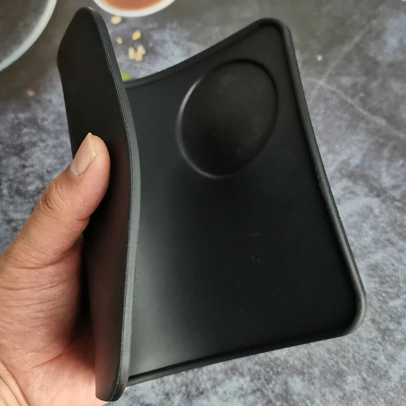 High Quality Silicone Espresso Tamper Mat – Slip-Resistant Rubber Corner Pad (No Tamper Included)