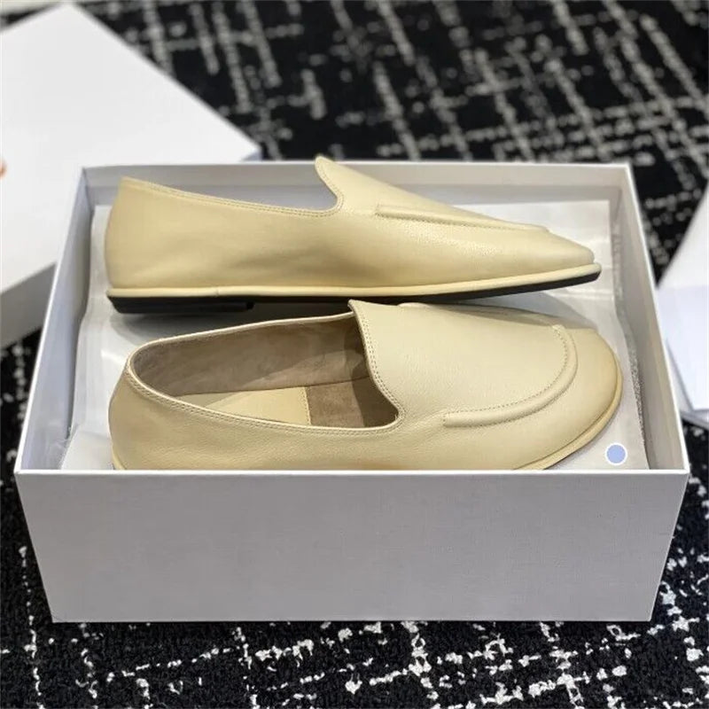 Lefu Soft Leather Shoes — Classic Fitted Silhouette with Circular Scalp Leather Lining