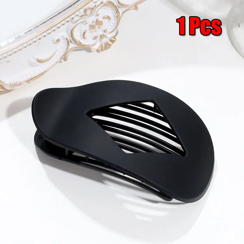 Women’s Fashion Oval Leopard Flat Hair Claw Clip – Acrylic Matte Curved Barrettes for Stylish Everyday Hair Styling Accessories