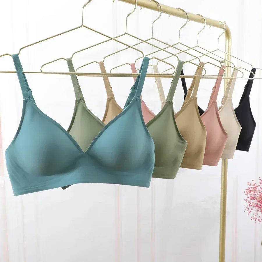 Latex Jelly Seamless Bras for Women – Wireless, Removable Padded Bralette, Comfortable One-Piece Brassiere for Sleep