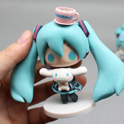 Hatsune Miku Anime Figurine – Holding Cinnamoroll, Bean-Eyed Kawaii Action Figure, Tabletop Decoration & Toy Gift for Children
