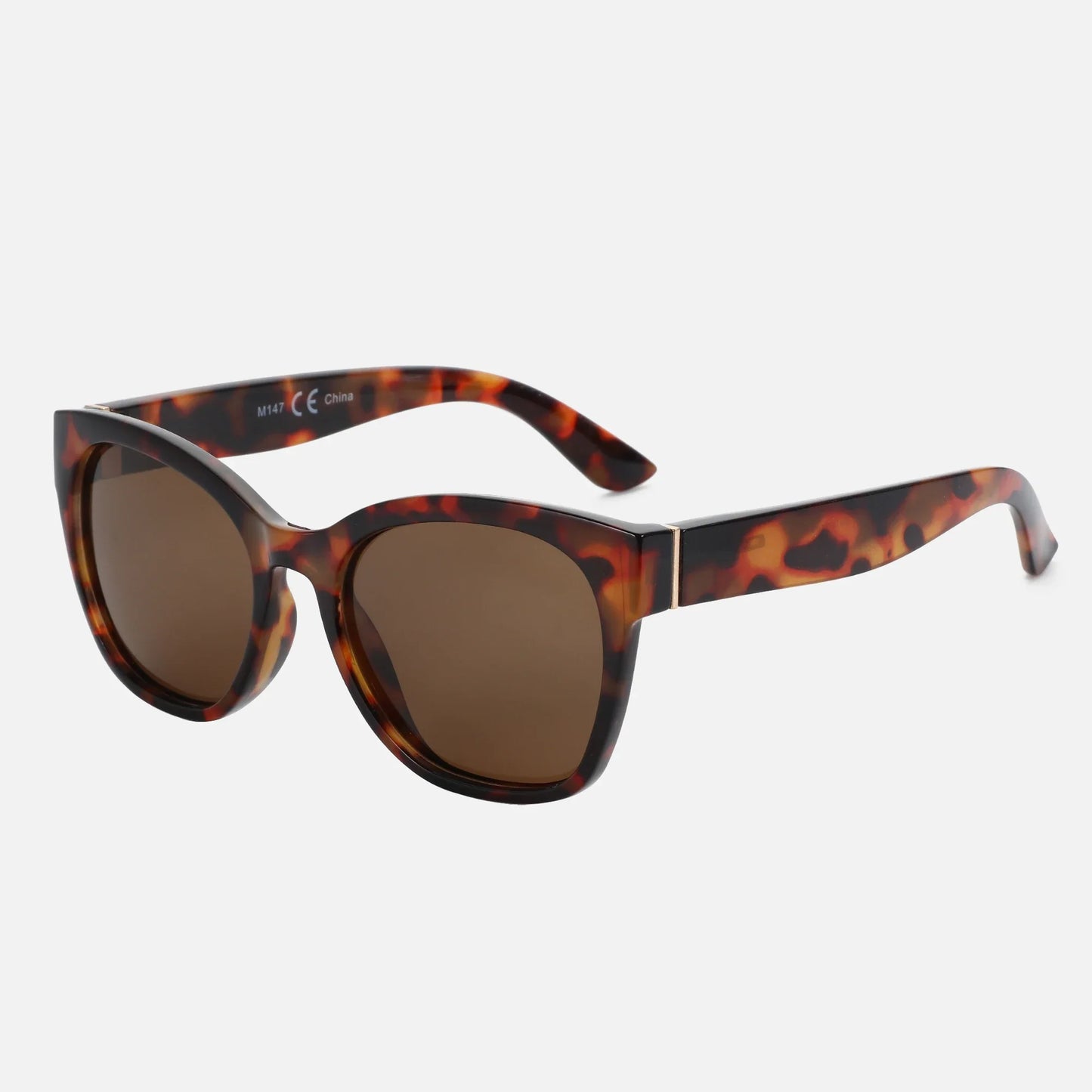 ZENOTTIC Women’s Cat Eye Polarized Sunglasses – Oversized Retro UV400 Designer Shades