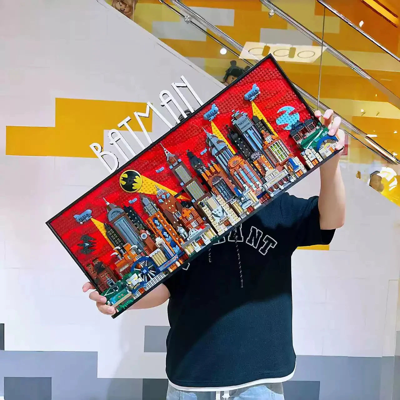 2025 New 76271 Batman: The Animated Series — Gotham City Building Blocks Toy with Advanced Ornamental Wall, Christmas Gift