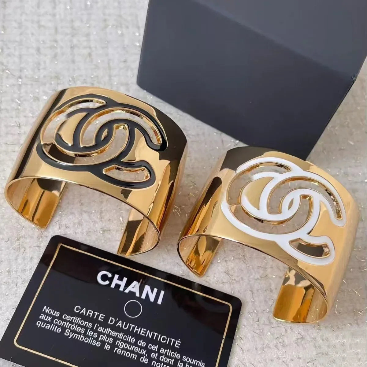 Gold Enamel Hollow Narrow Bracelet & Colorful Earrings Set — Classic Fashion, Lightweight Alloy Jewelry with Luxury Look