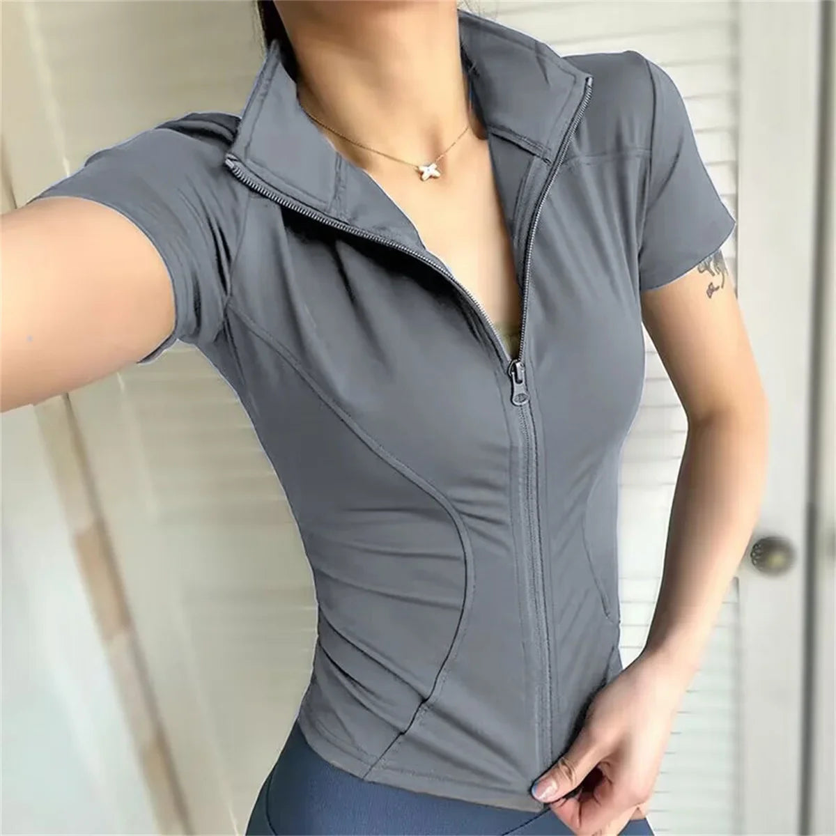 Women’s Casual Slim Fit Short Sleeve Sports Jacket – Zipper Yoga, Running & Cycling Activewear Top for Summer Workout Outfit