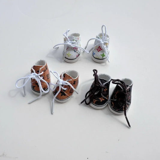 17CM LABUBU Doll Shoes – Lace-Up Printed Sneakers Pendant Accessory for Labubu Dolls