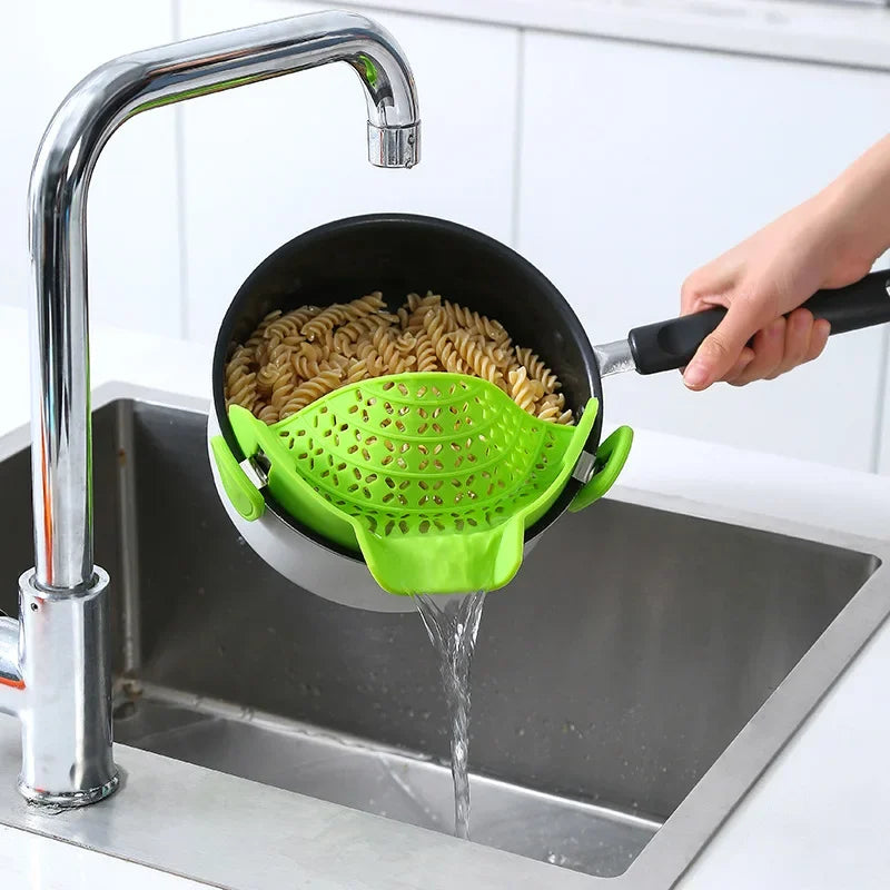 Universal Silicone Clip-on Pot Strainer – Your Anti-Spill Solution for Easy Pasta, Rice, and Fruit Straining in the Kitchen!