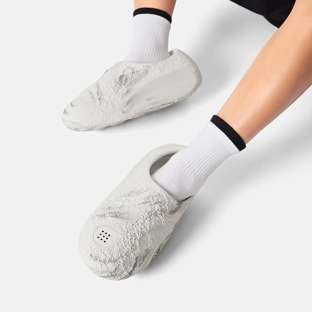 Li-Ning WADE LUNAR ROCK Basketball Slides - Lightweight Outdoor Sandals with BOOM Rebound Comfort ABTV009