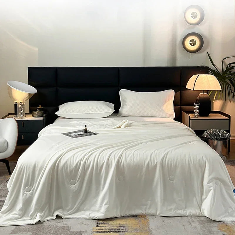 High-Quality Cooling Blanket – Smooth Air-Conditioning Comforter, Lightweight Summer Quilt with Double-Sided Cooling Fabric