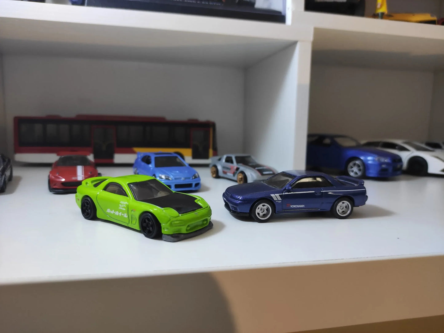 1:64 Alloy Car Wheels & Rubber Tires Set - Replacement Axles for Hot Wheels, Matchbox & Model Cars