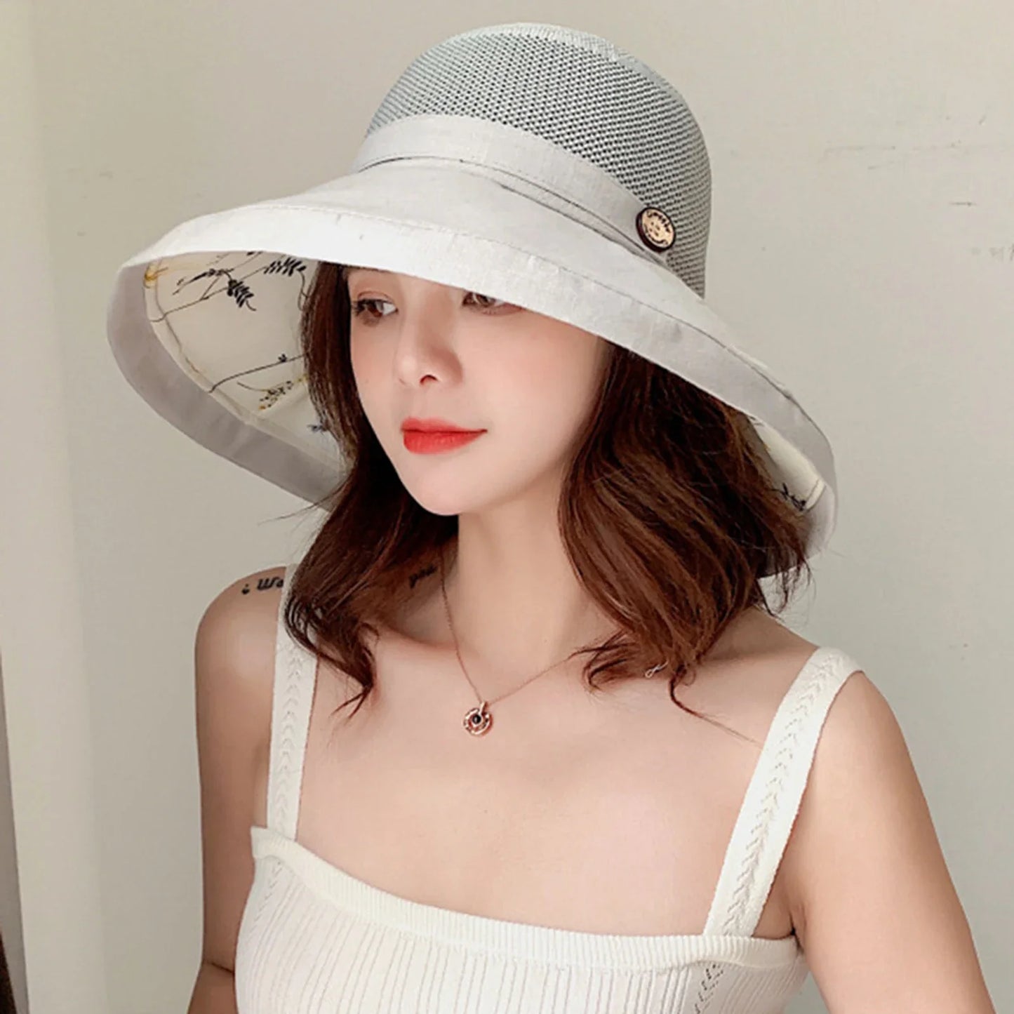 Women’s Foldable Sunshade Hat – Wide Brim UV-Resistant Hat for Travel, Camping, Fishing, Spring & Summer