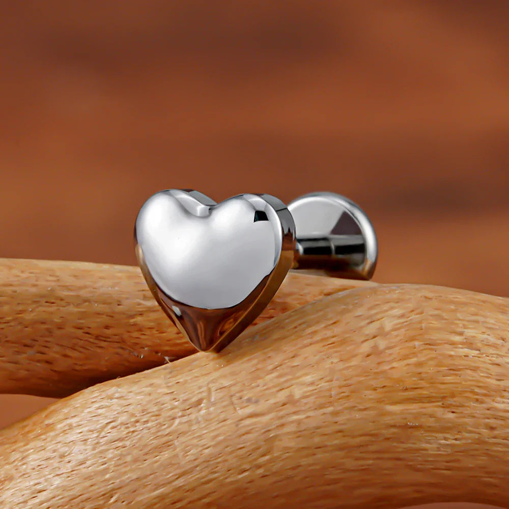 Right Grand ASTM F136 Titanium 16G Heart Flat Back Labret Stud – Monroe, Lip, Helix, Tragus, Conch & Earlobe Cartilage Piercing Body Jewelry