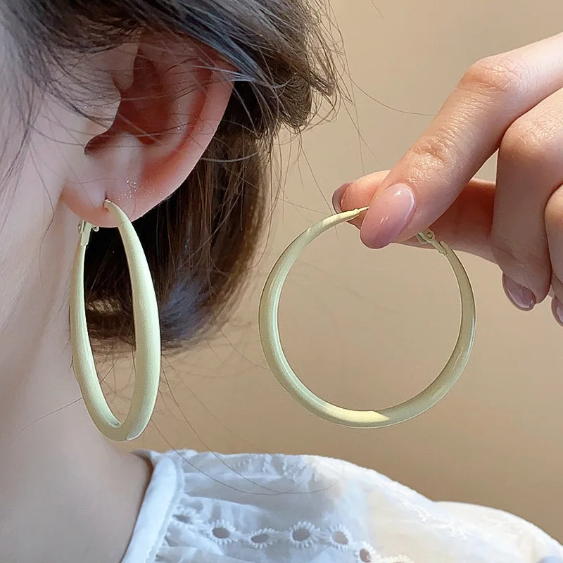 Women’s Dopamine Candy Hoop Earrings – Large Round Hollow Solid Color Ear Buckles, Versatile Fashion Jewelry