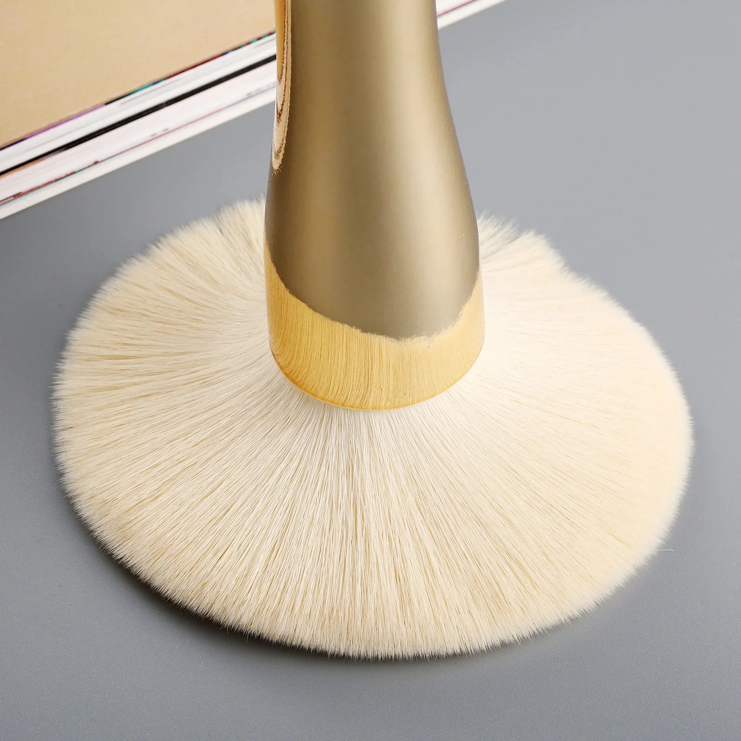 Professional Large Single Powder Brush – High-Quality Makeup Tool