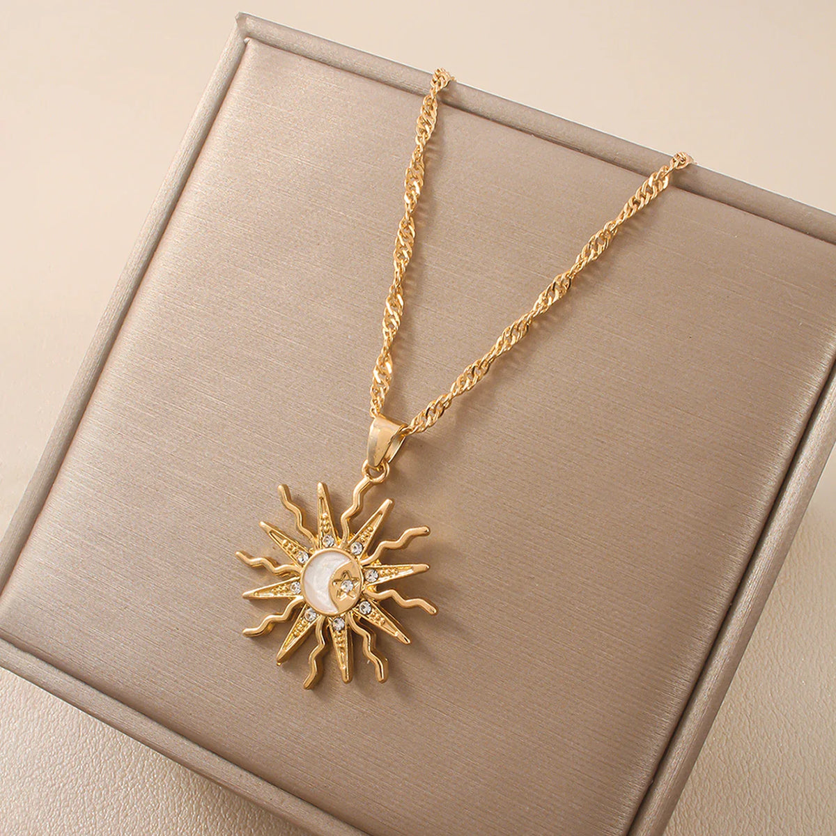 Rhinestone Sun Star Moon 3-in-1 Pendant Necklace – Retro Shining Versatile Party Jewelry for Women