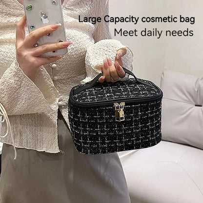 Korean-Style Large Cosmetic Bag – Instagram-Inspired Chanel-Style Ladies’ Handheld Toiletry Organizer
