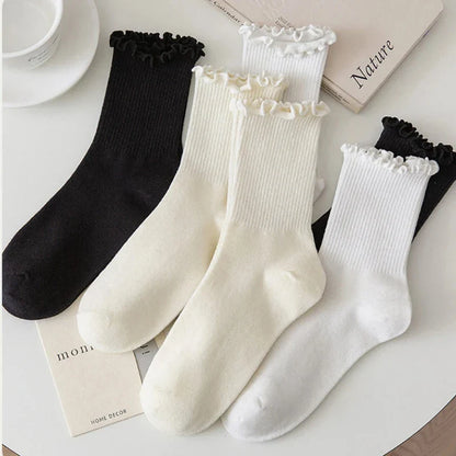 5 Pair/Lot Women's Ruffle Cotton Middle Tube Ankle Short Socks - Breathable Black and White Set for Spring Autumn