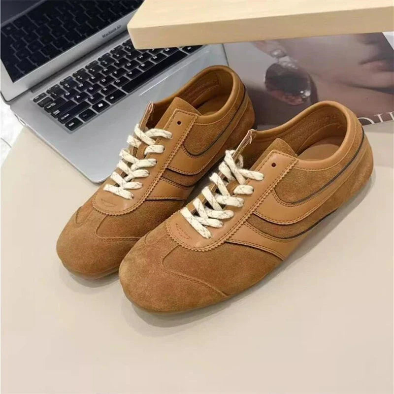2025 New German Training Shoes for Women, Genuine Leather Lace-up Sneakers, Retro Flat Forrest Gump Style, Large Size