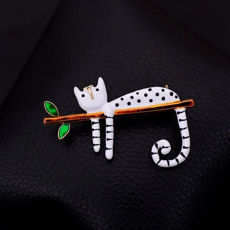 Women's Fashion Cat Brooch Pin - Cute Animal Jewelry Accessory for Clothing, Bags & Stylish Decor