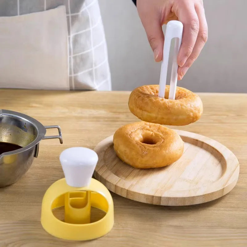 DIY Donut Cake Mold Cutter – Creative Doughnut Maker Baking Tool for Pastry, Bread, Chocolate & Dessert Decorating