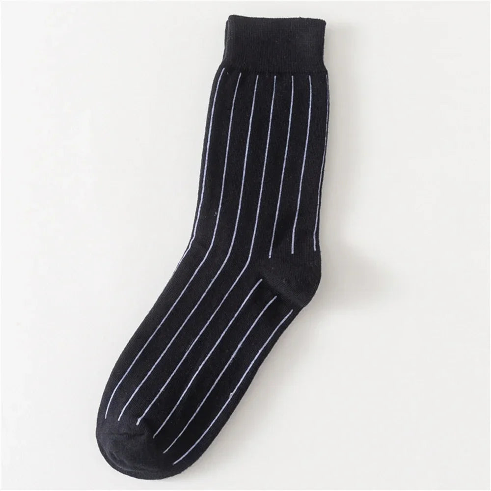 Colorful Striped Art Socks for Men – Rainbow Zebra Pattern Winter Fashion Crew Socks, Unisex Business Casual Combed Cotton Dropshipping Socks