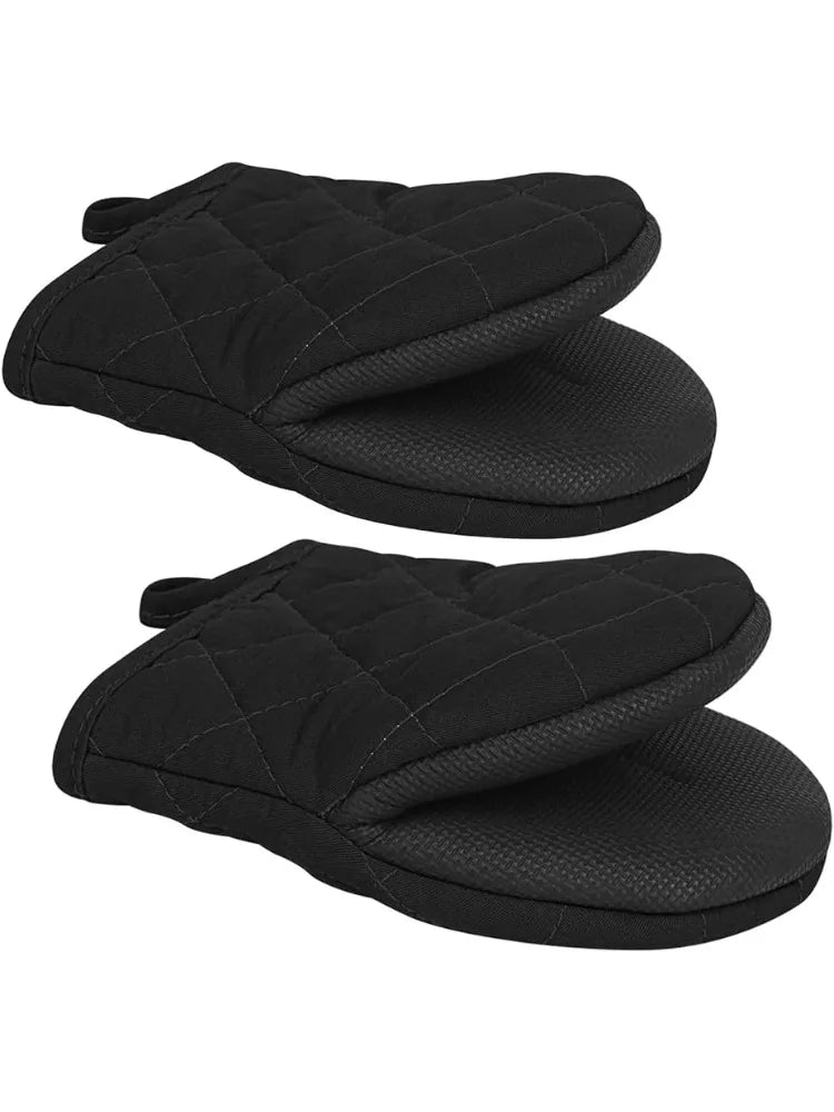 Short Silicone Oven Mitts – High Heat Resistant 500℉ Kitchen Gloves with Non-Slip Grip & Hanging Loop (Black)