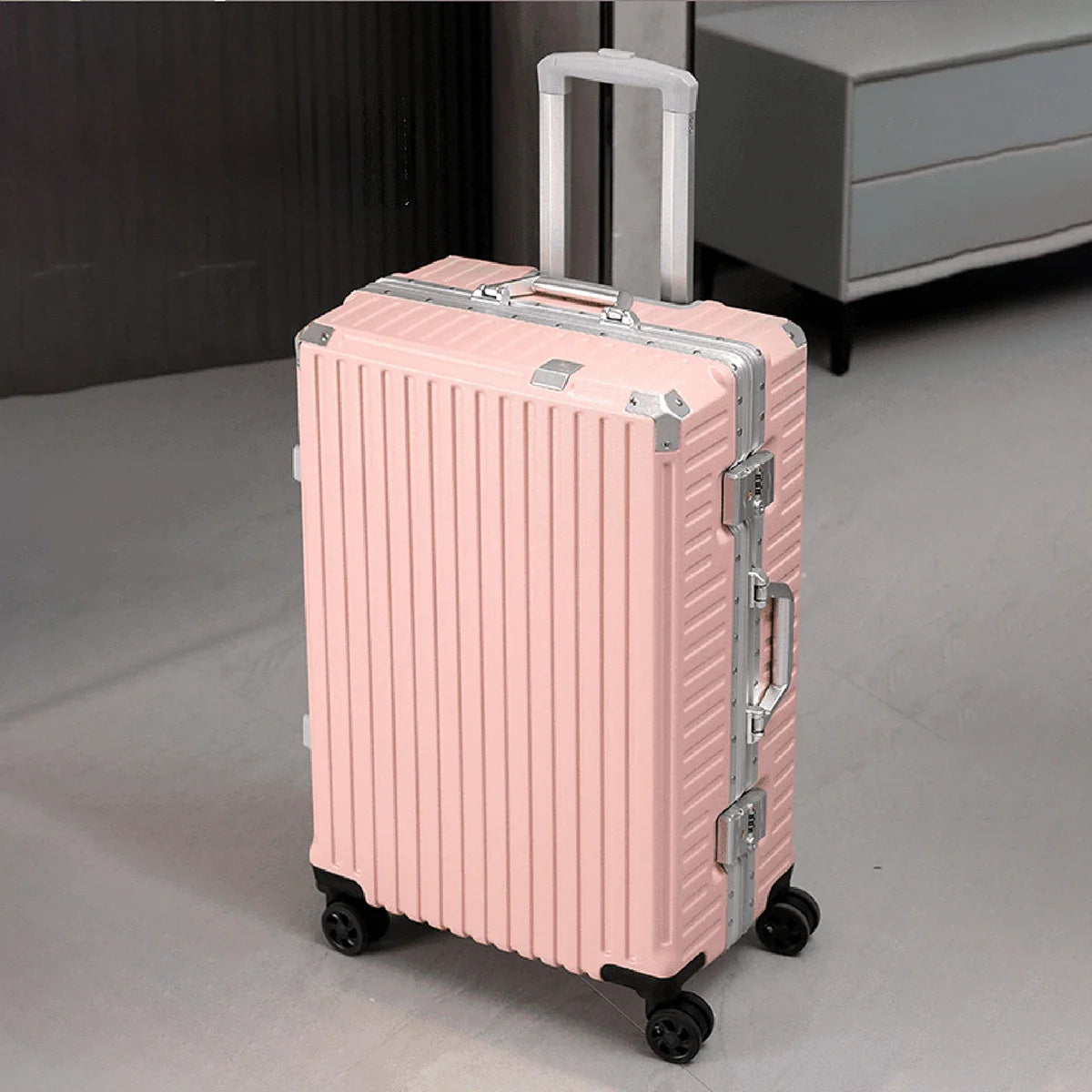 Aluminum Frame Rolling Luggage – 20/24/26/28 Inch Suitcase with USB Port, Combination Lock & Wheels