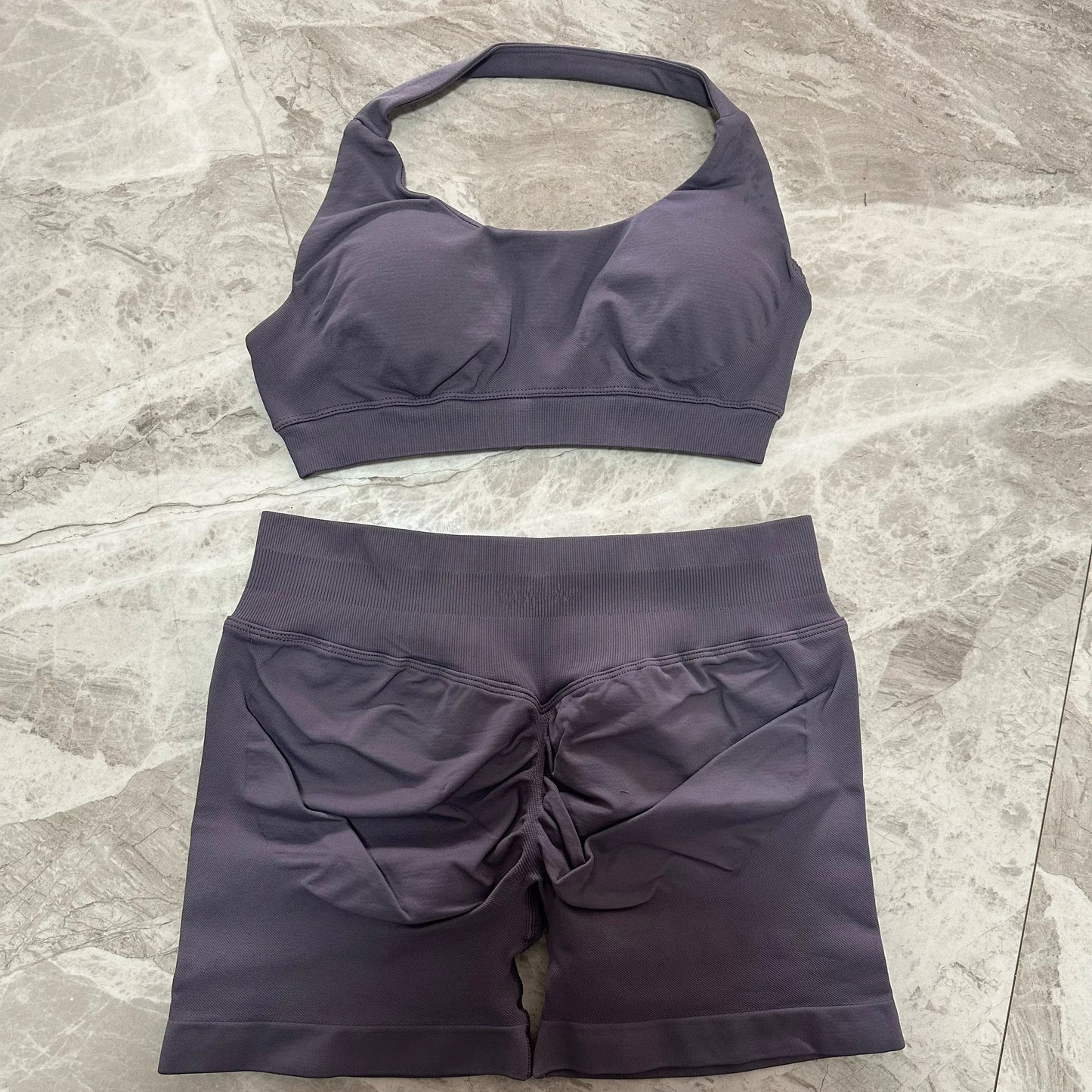 2PCS Seamless Yoga Workout Set – Scrunch Shorts & Halter Sports Bra Gym Fitness Outfit