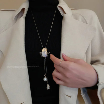 Opal Tulip Long Sweater Necklace – Elegant Floral Pendant Chain for Women Autumn Winter Fashion Accessories