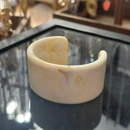 Exaggerated Thick Resin Off-White Imitation Marble Wide Bracelet – Stylish Jewelry for Women’s Party & Vacation