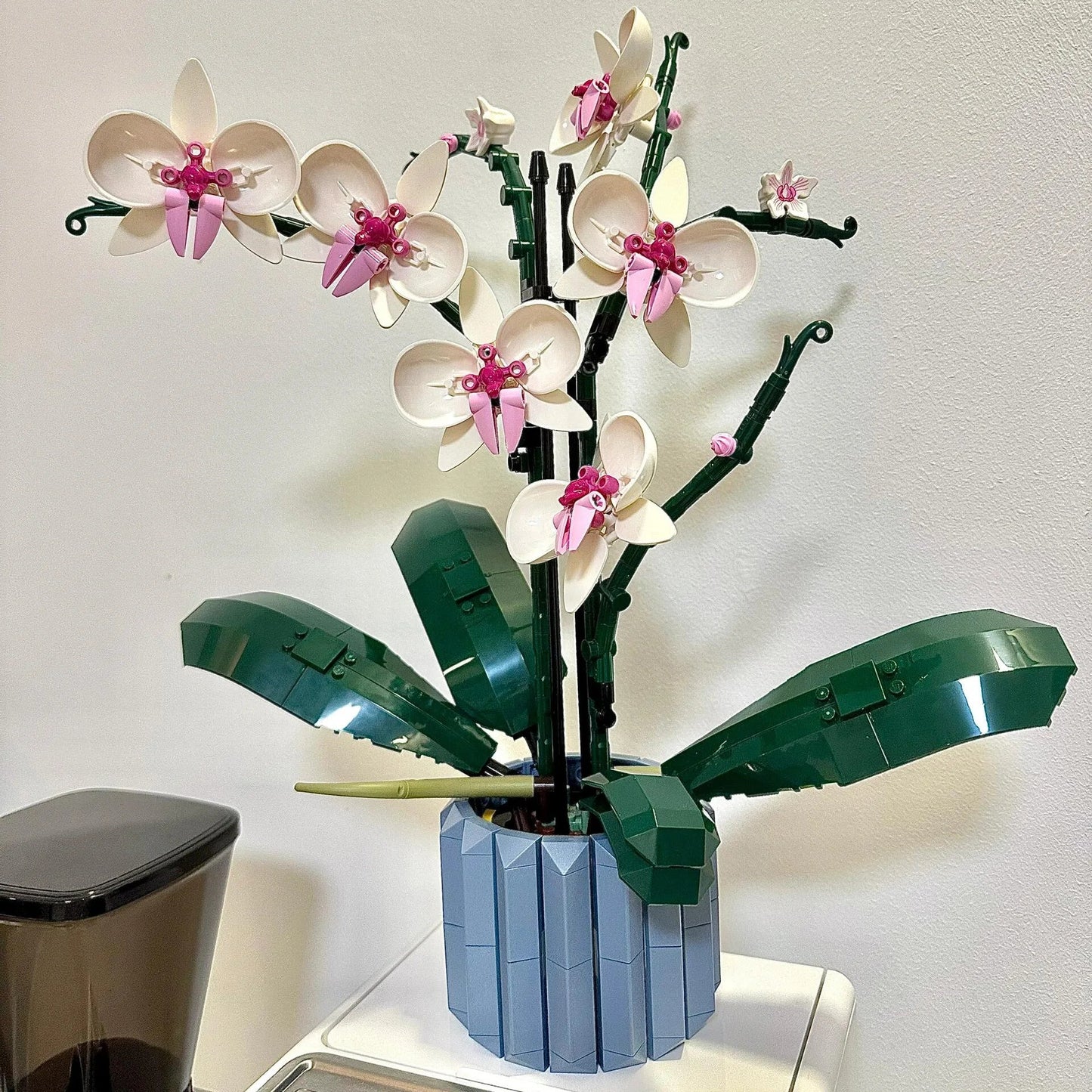 Building Block Orchid Flower Set – Assembled Plastic Potted Plant Toy Compatible with LEGO Bricks, Home Decor Gift for Girls