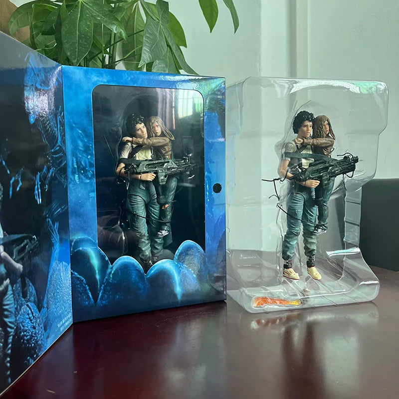 NECA Alien 2 LT Ellen Ripley & Newt Figure – Giger Xenomorph Facehugger Collectible Action Model Toy, Perfect Gift