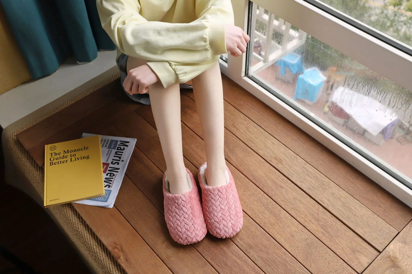 Unisex Fluffy Indoor Slippers — Soft Lightweight Anti-Slip Slides for Autumn & Winter Comfort