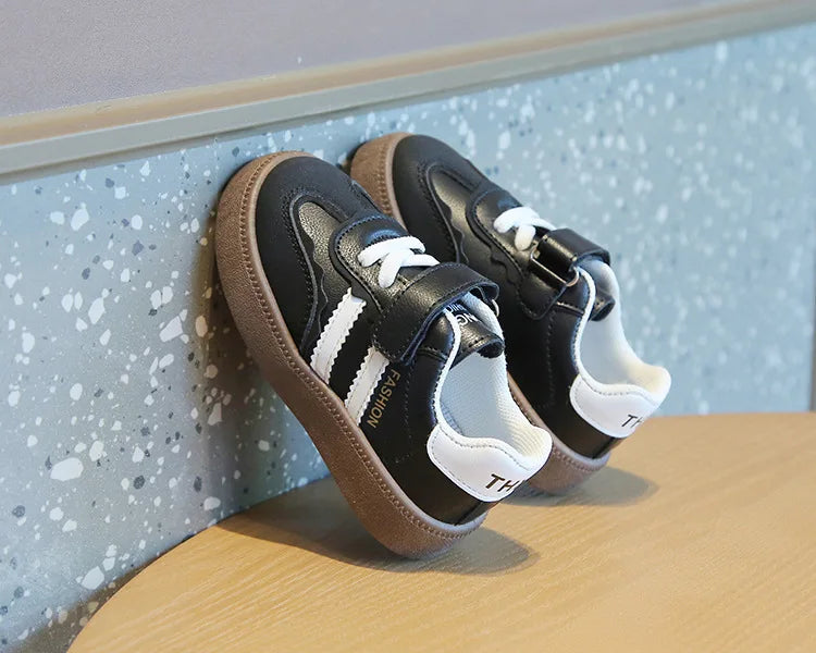 Spring & Autumn Kids Sport Training Shoes – Fashion Sneakers for Boys & Girls | Soft Soled, Casual Skate Shoes (Ages 4-6)