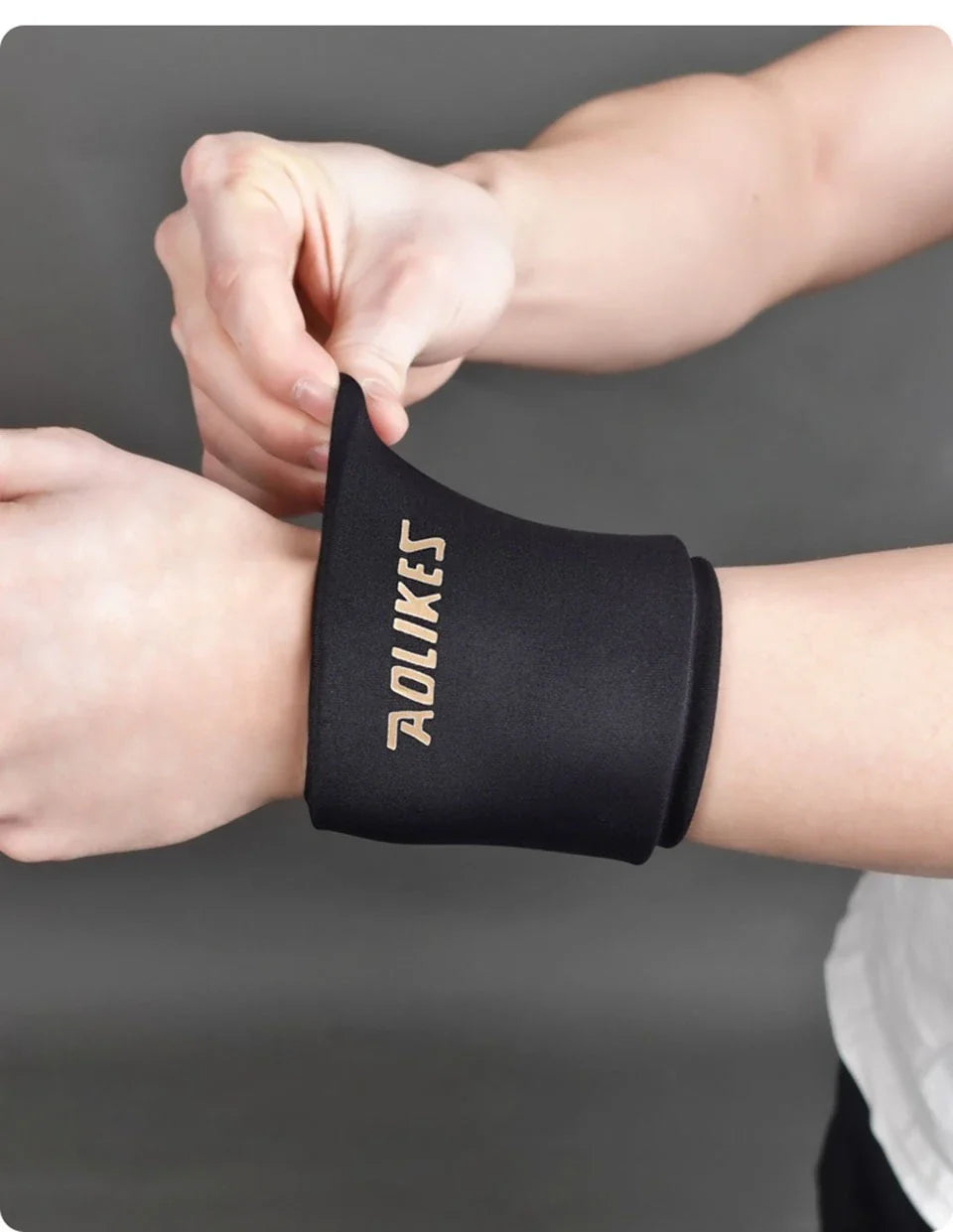 AOLIKES Wrist Ice Pack Wrap – Reusable Cold & Hot Gel Brace for Pain Relief and Injuries