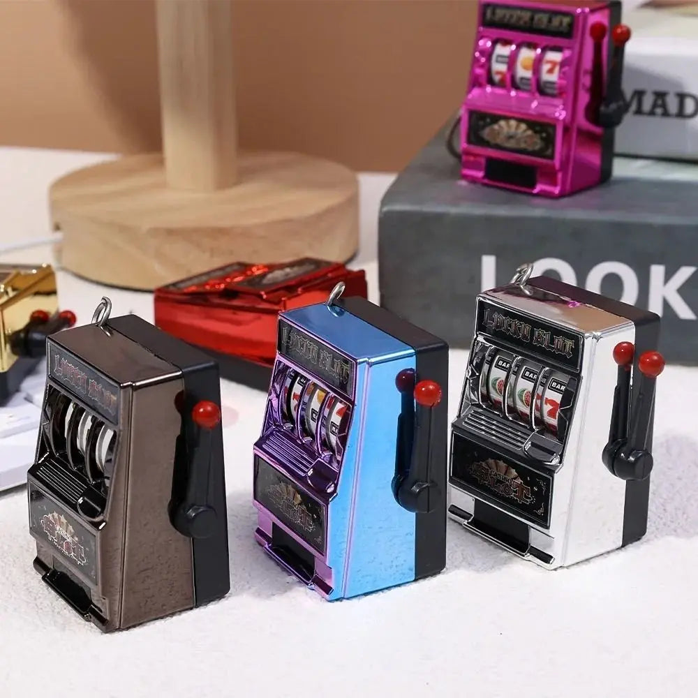 Mini Slot Machine Keychain – Creative Arcade Lucky Jackpot Toy for Fun & Stress Relief