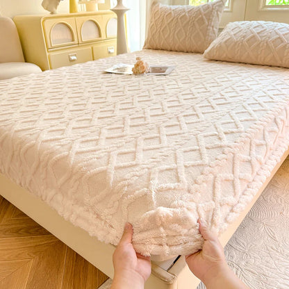 Winter Warm Coral Fleece Fitted Bed Sheet – Thick Fluffy Mattress Cover with Elastic Band for Single, Queen & King Beds
