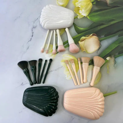 5Pcs Shell Portable Makeup Brush Set with HD Mirror - Soft Fiber Hair Beauty Tool including Lip Brush and Full Cosmetic Brush Set