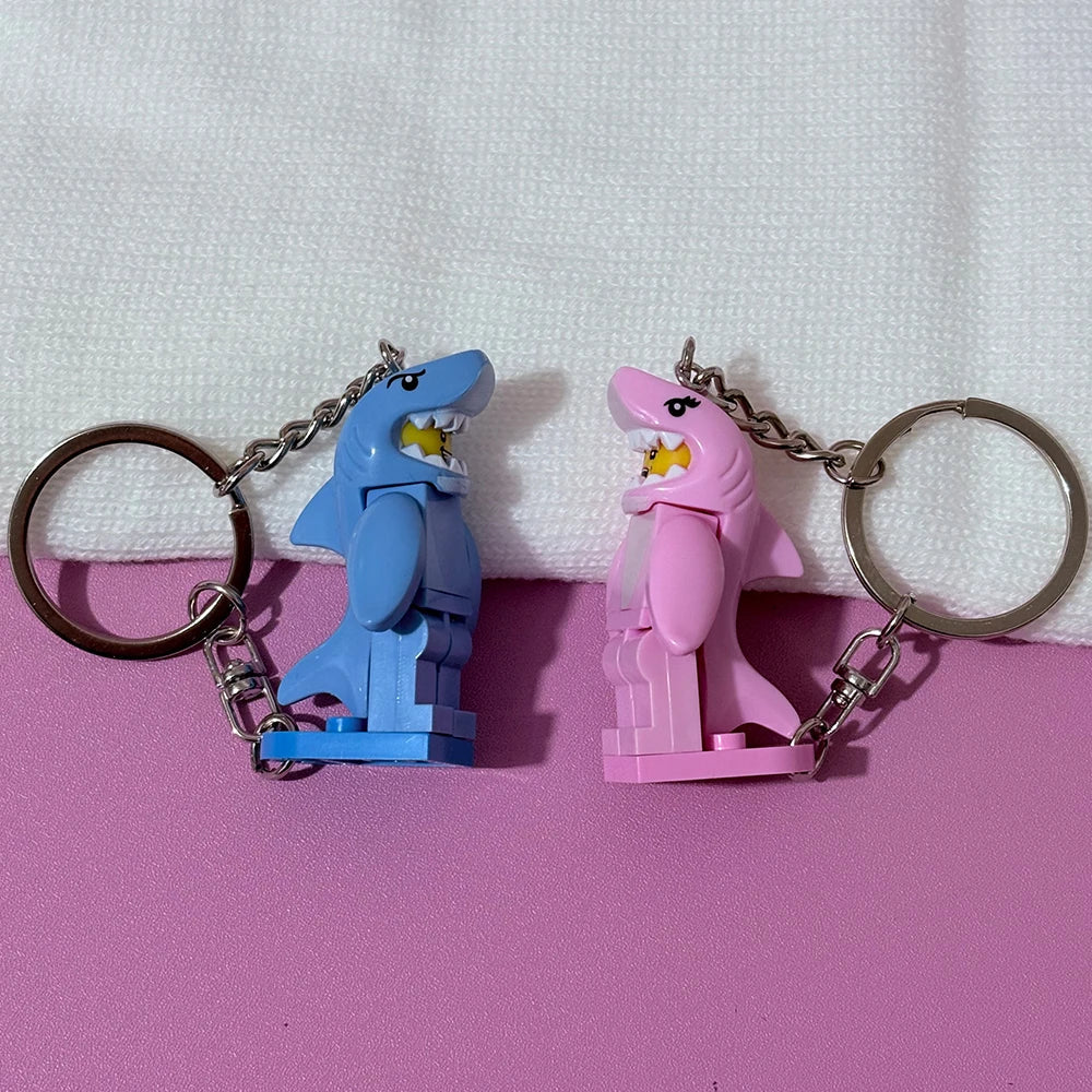 2Pcs Cartoon Shark Couple Keychains - Pink & Blue Heart-Shaped Building Block Keyrings for Friends Gifts