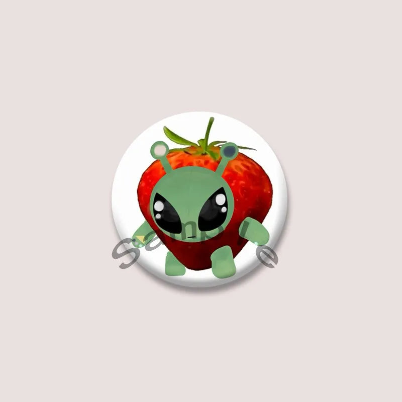 Cute Green Alien Cat Round Badge – Funny Cartoon Animal Brooch Pin for Backpack, Lapel & Gifts