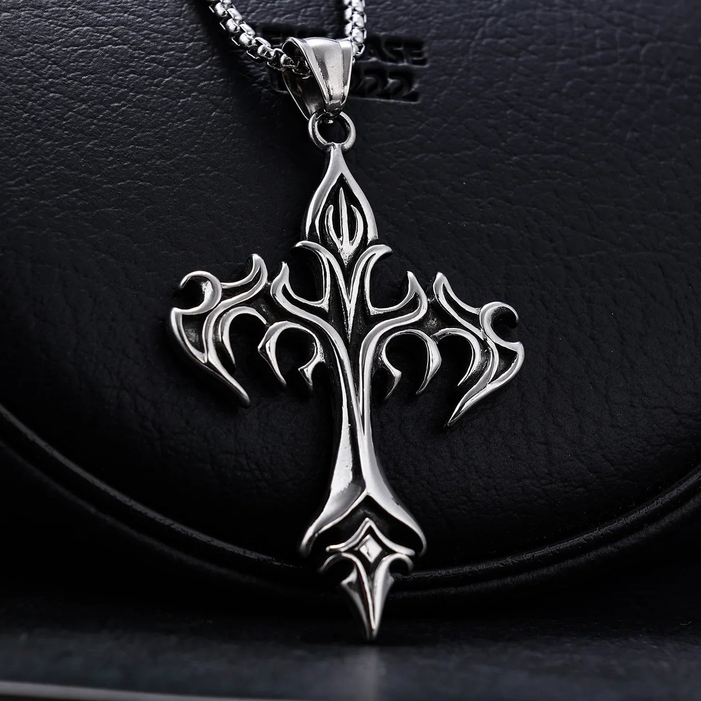 Stainless Steel Flame Retro Cross Necklace – Titanium Steel Casting Pendant for Men, Stylish Vintage Design