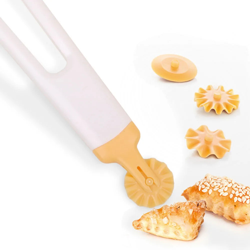 Plastic Baking Lattice Roller Cutter – Dough, Pizza, Pie & Cookie Pastry Net Wheel Tool for Kitchen Craft Accessories